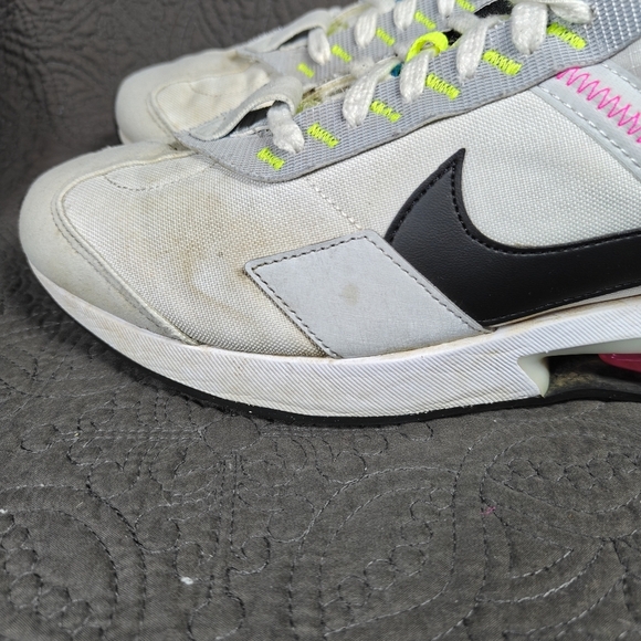 Nike Air Max Pre-Day White Platinum Volt Running Comfort Sneaker Men's Shoe 9.5 - Picture 3 of 10